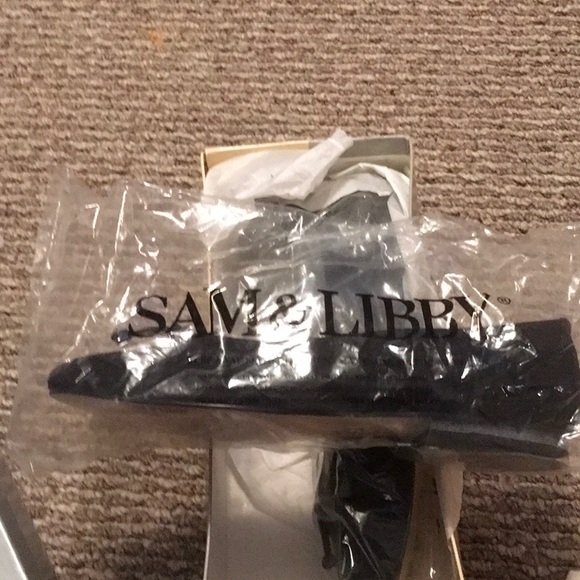 NWT, NIB, Black Velvet Ballerina Flats, 8M,comfort footbeds,Brand New,Never worn - Picture 6 of 6